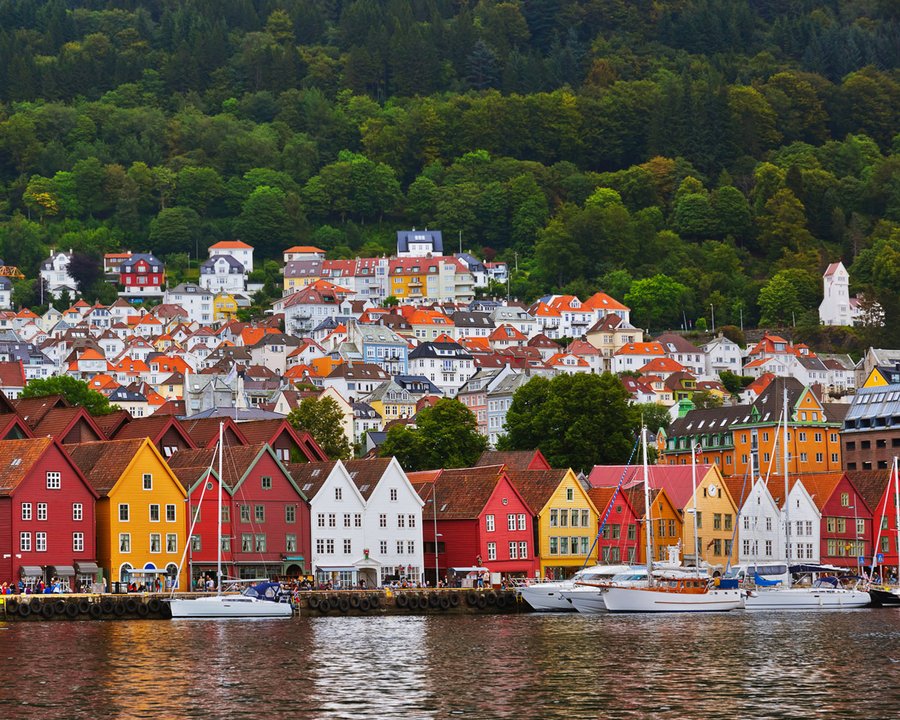 Zu den Nordlichtern mit AIDAmar